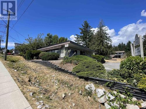 666 Gibsons Way, Gibsons, BC 