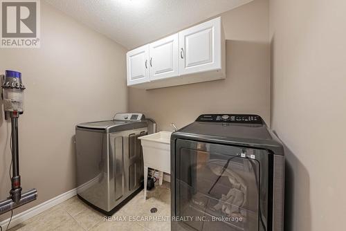 37 Thames Way, Hamilton, ON - Indoor Photo Showing Laundry Room