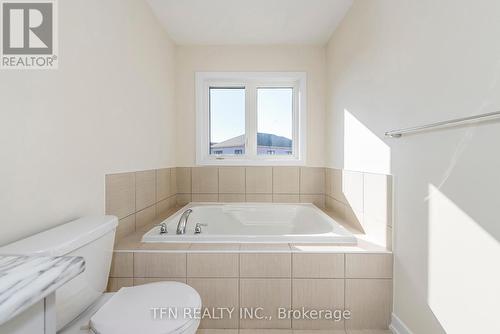 50 Lilac Circle, Haldimand, ON - Indoor Photo Showing Bathroom