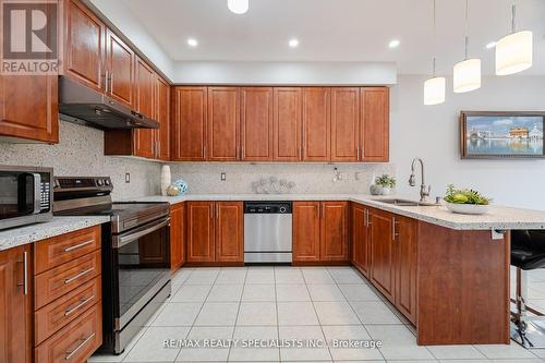 61 Haviland Circle, Brampton, ON - Indoor Photo Showing Kitchen With Double Sink