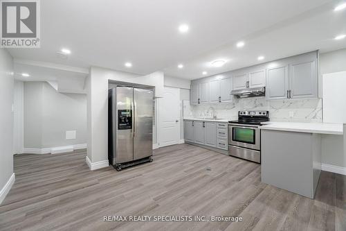 61 Haviland Circle, Brampton, ON - Indoor Photo Showing Kitchen