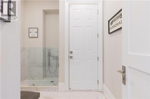 1325 Sheldon Avenue, Oakville, ON - Indoor Photo Showing Bathroom