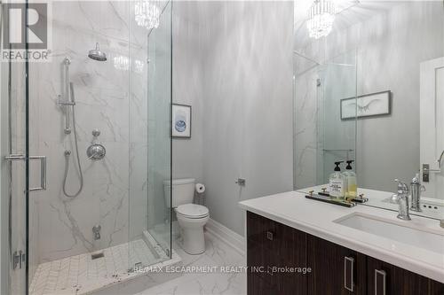 1325 Sheldon Avenue, Oakville, ON - Indoor Photo Showing Bathroom