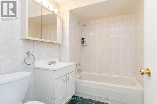 143 Brentwood Drive, Brampton, ON - Indoor Photo Showing Bathroom