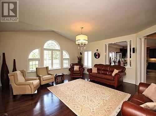 119 Royal West Drive, Brampton, ON - Indoor Photo Showing Living Room
