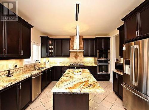 119 Royal West Drive, Brampton, ON - Indoor Photo Showing Kitchen With Upgraded Kitchen