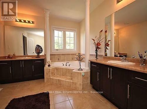 119 Royal West Drive, Brampton, ON - Indoor Photo Showing Bathroom