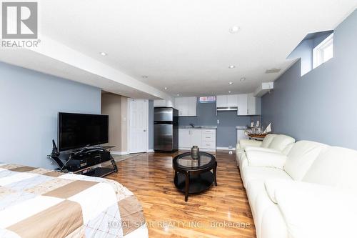 22 Gecko Court, Brampton (Sandringham-Wellington), ON - Indoor Photo Showing Living Room