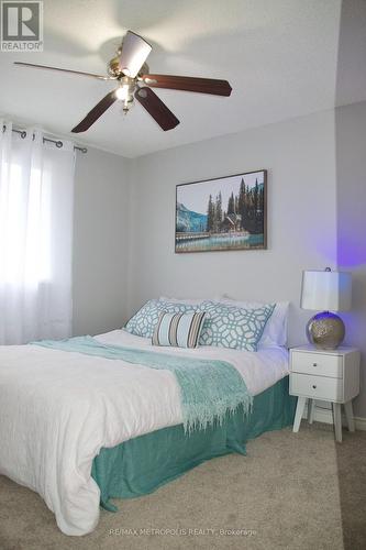 1405 Manitou Drive, Oshawa (Samac), ON - Indoor Photo Showing Bedroom