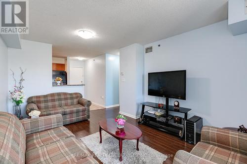 407 - 5225 Finch Avenue E, Toronto E07, ON - Indoor Photo Showing Living Room