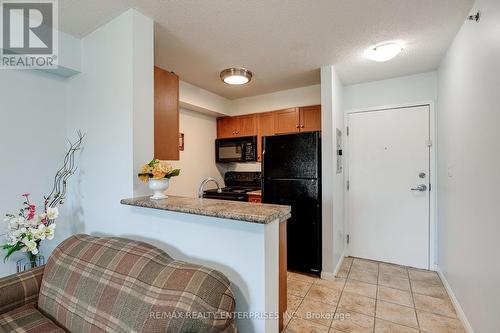 407 - 5225 Finch Avenue E, Toronto E07, ON - Indoor Photo Showing Kitchen