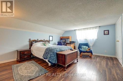 2200 Richardson Street, Innisfil (Stroud), ON - Indoor Photo Showing Bedroom