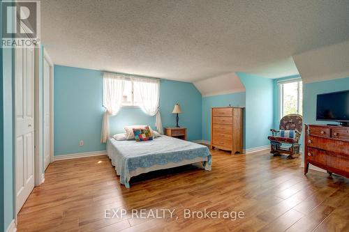 2200 Richardson Street, Innisfil (Stroud), ON - Indoor Photo Showing Bedroom