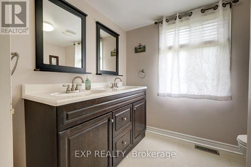 2200 Richardson Street, Innisfil, ON - Indoor Photo Showing Bathroom