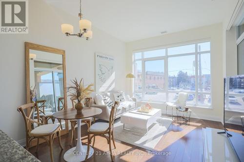 309 - 15277 Yonge Street, Aurora (Aurora Village), ON - Indoor Photo Showing Dining Room