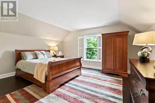 2 Deerfoot Drive, Uxbridge, ON - Indoor Photo Showing Bedroom