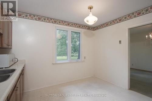 1085 Prince Philip Court, London, ON - Indoor Photo Showing Kitchen With Double Sink