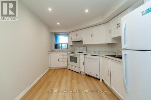 301 - 4725 Sheppard Avenue E, Toronto E07, ON - Indoor Photo Showing Kitchen