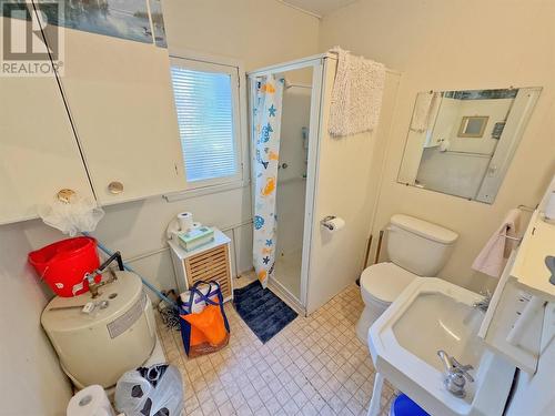 3025 Hwy 5A, Princeton, BC - Indoor Photo Showing Bathroom