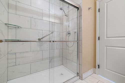 2162 Serrento Lane, West Kelowna, BC - Indoor Photo Showing Bathroom