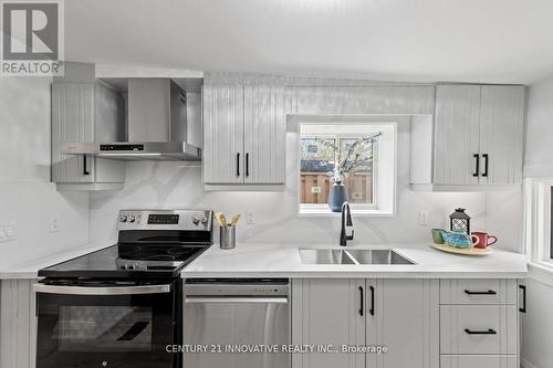280 Brock Avenue, Toronto C01, ON - Indoor Photo Showing Kitchen With Double Sink With Upgraded Kitchen