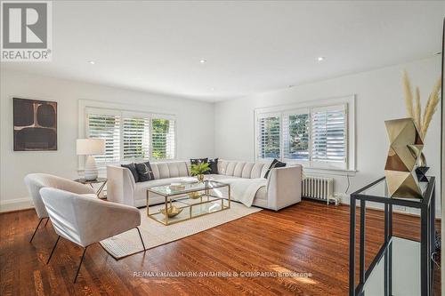 251 Lytton Boulevard, Toronto, ON - Indoor Photo Showing Living Room