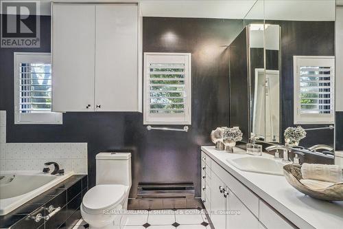 251 Lytton Boulevard, Toronto, ON - Indoor Photo Showing Bathroom