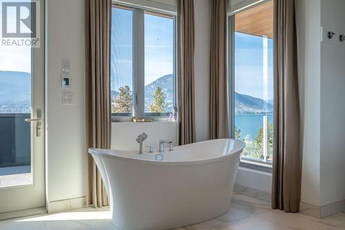 525 Vancouver Avenue, Penticton, BC - Indoor Photo Showing Bathroom