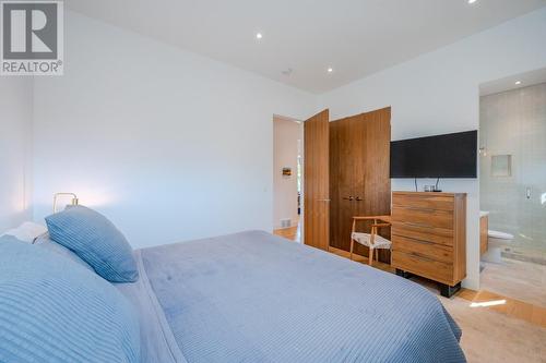 525 Vancouver Avenue, Penticton, BC - Indoor Photo Showing Bedroom