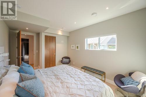 525 Vancouver Avenue, Penticton, BC - Indoor Photo Showing Bedroom