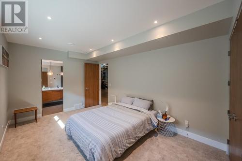 525 Vancouver Avenue, Penticton, BC - Indoor Photo Showing Bedroom