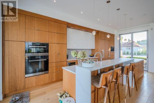 525 Vancouver Avenue, Penticton, BC - Indoor Photo Showing Kitchen With Upgraded Kitchen