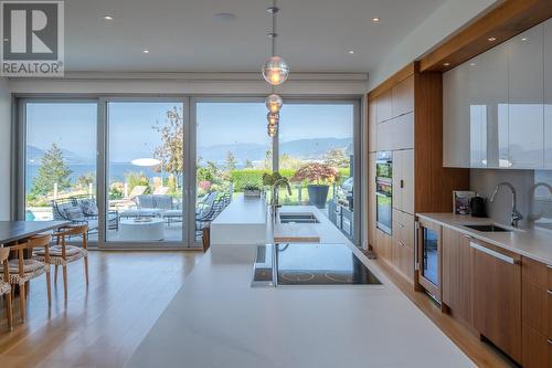 525 Vancouver Avenue, Penticton, BC - Indoor Photo Showing Kitchen