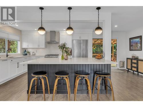 16 Caramillo Road, Kelowna, BC - Indoor Photo Showing Kitchen With Upgraded Kitchen