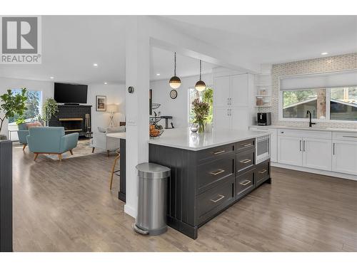 16 Caramillo Road, Kelowna, BC - Indoor Photo Showing Kitchen