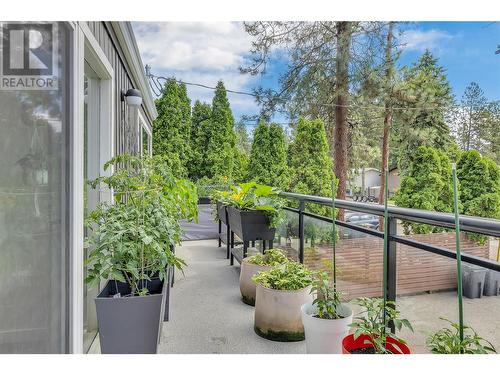 16 Caramillo Road, Kelowna, BC - Outdoor