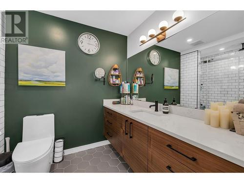 16 Caramillo Road, Kelowna, BC - Indoor Photo Showing Bathroom