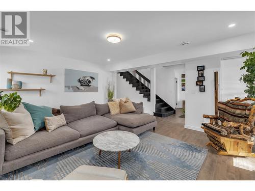 16 Caramillo Road, Kelowna, BC - Indoor Photo Showing Living Room