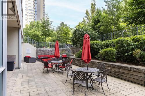 1107 - 1055 Southdown Road, Mississauga, ON - Outdoor