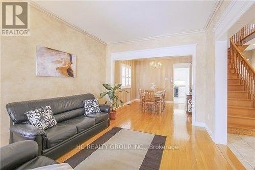 309 Narinia Crescent, Newmarket (Summerhill Estates), ON - Indoor Photo Showing Living Room