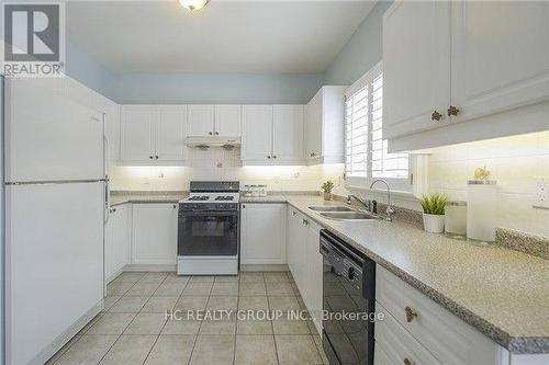 309 Narinia Crescent, Newmarket (Summerhill Estates), ON - Indoor Photo Showing Kitchen With Double Sink