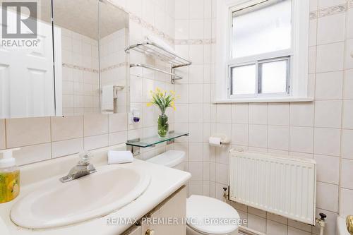 71 Miranda Avenue, Toronto W04, ON - Indoor Photo Showing Bathroom