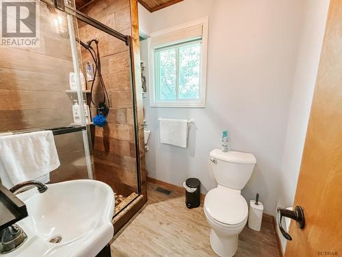 1479 Lakeshore Rd S, Temiskaming Shores, ON - Indoor Photo Showing Bathroom
