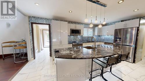 47105 Harding Smith Line, Central Elgin (Sparta), ON - Indoor Photo Showing Kitchen With Upgraded Kitchen