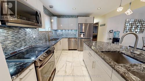 47105 Harding Smith Line, Central Elgin (Sparta), ON - Indoor Photo Showing Kitchen With Double Sink With Upgraded Kitchen