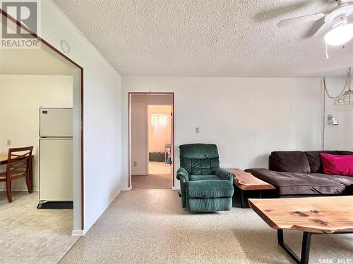 210 Ruby Drive, Hitchcock Bay, SK - Indoor Photo Showing Living Room