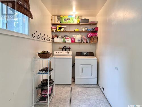 210 Ruby Drive, Hitchcock Bay, SK - Indoor Photo Showing Laundry Room