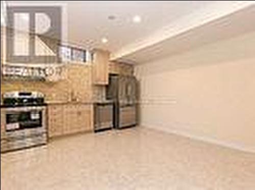 (Bsmt) - 35 Kelways Circle, Brampton, ON - Indoor Photo Showing Kitchen