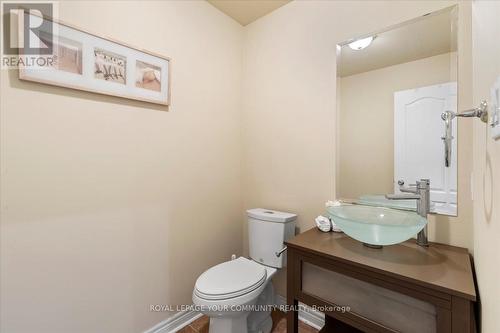 35 Market Garden Mews, Toronto W07, ON - Indoor Photo Showing Bathroom