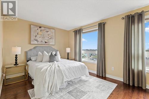 35 Market Garden Mews, Toronto W07, ON - Indoor Photo Showing Bedroom